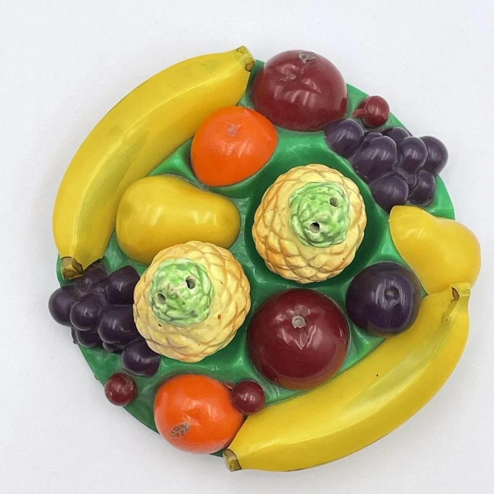 Vintage 1958 Fruit Tray w Pineapple Salt Pepper Shakers‎ Ceramic Plastic